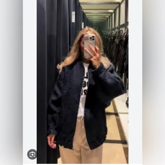 NWT viral Zara Oversized boucle bomber jacket, navy blue - Picture 2 of 7